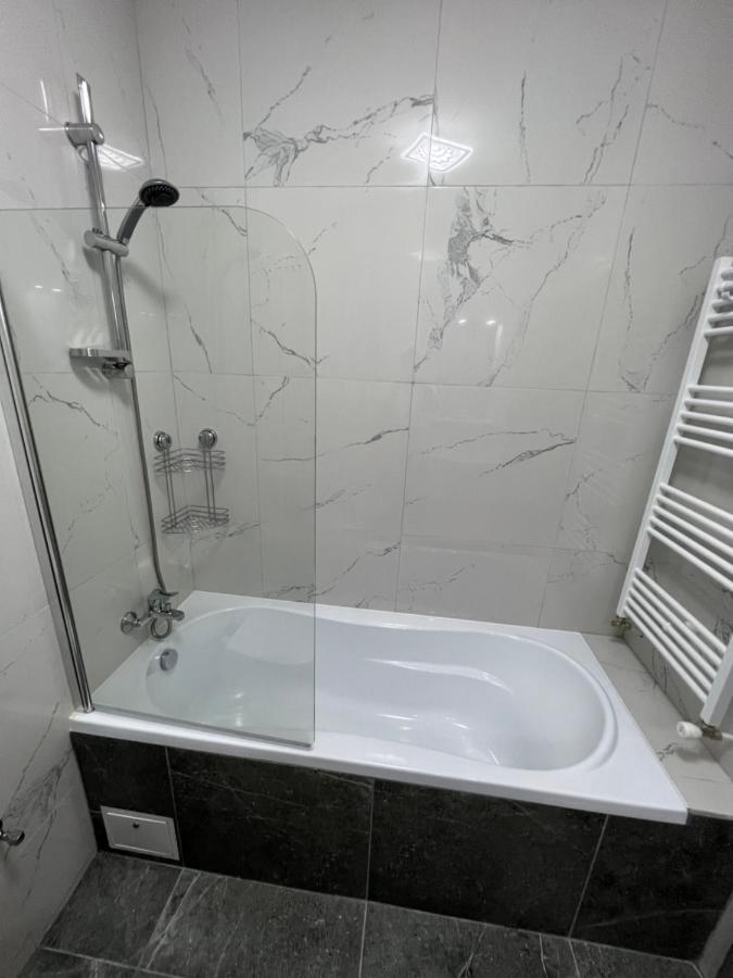 Sunny Accommodation Suceava Exterior foto